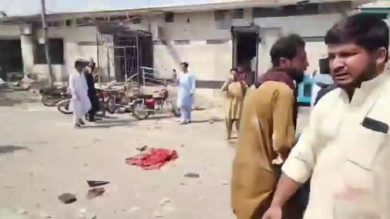 ۱۱ کشته و ۳۰ زخمی، تازه‌ترین جزئیات از انفجار مسجد در پاکستان