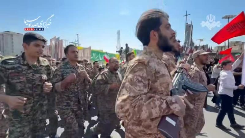 جان‌فدایان از هر سنی در میدان اقتدار
